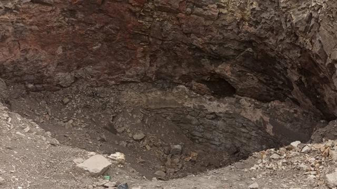 Çorum'da bayrak direği kazısında tarihi sarnıç bulundu