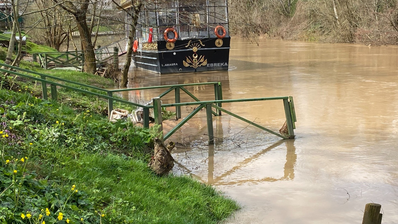 Bartın'daki sağanak Bartın Irmağı'nın su seviyesini yükseltti