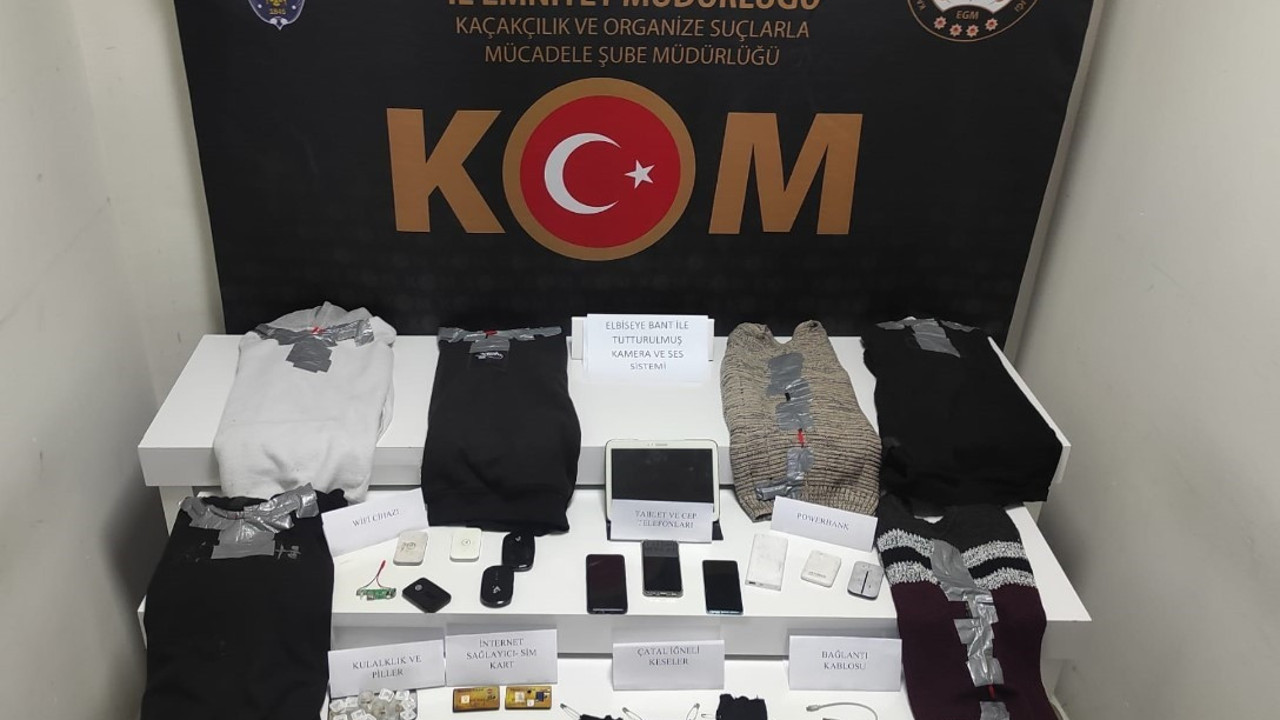 Ehliyet sınavına kopya düzeneğiyle girmeye çalışan 4 kişi yakalandı