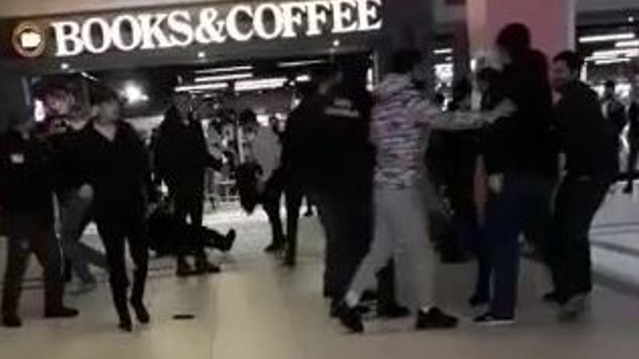 Gebze'de iki grup birbirine girdi, alışveriş merkezi savaş alanına döndü