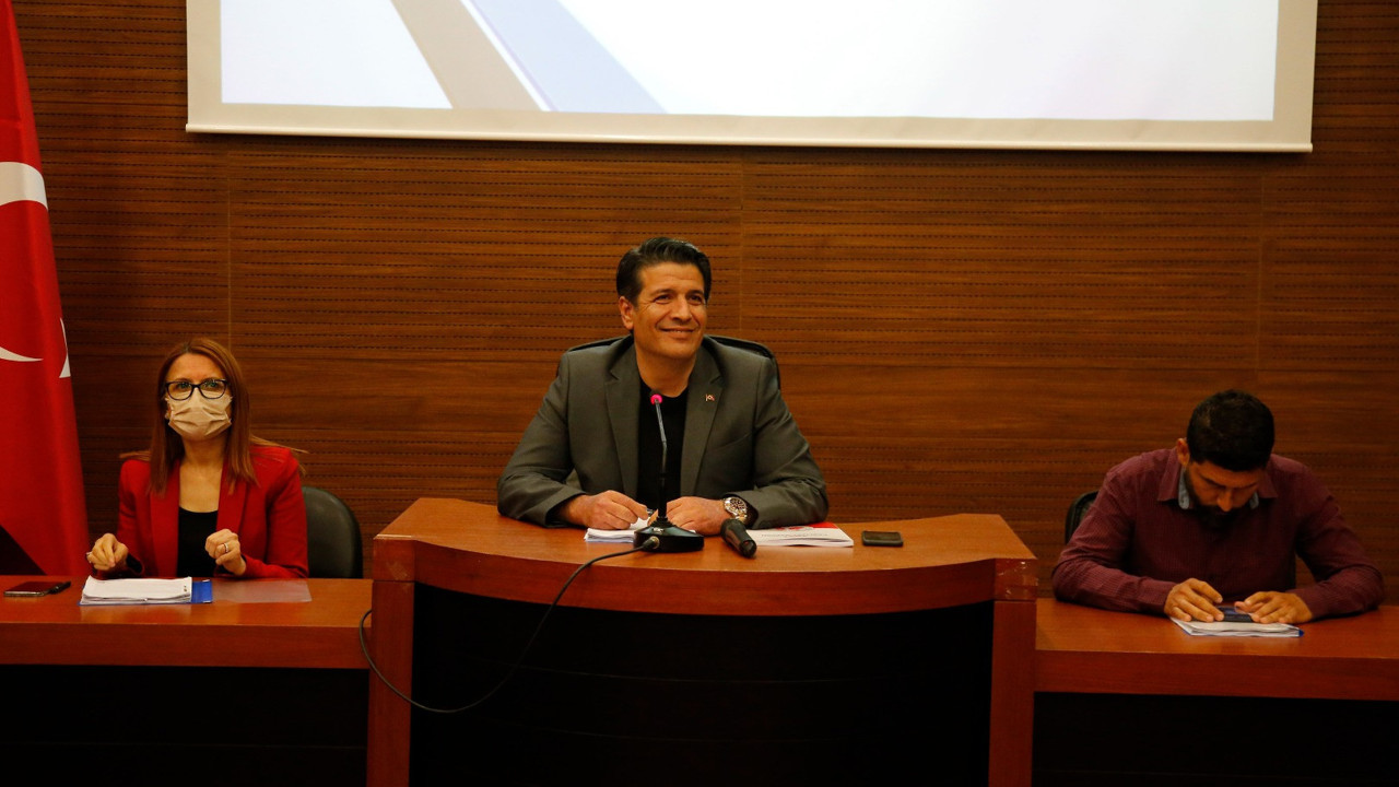 AKP’li meclis üyesi Cumhuriyet Bayramı hazırlıklarını eleştirdi, Başkan tepki gösterdi