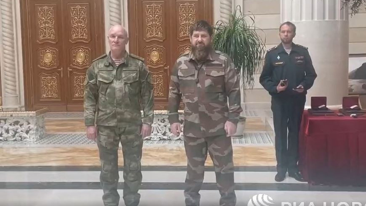 İşbirlikçi Kadirov ödülünü aldı. Rusya’nın işgaline ordusuyla destek vermişti