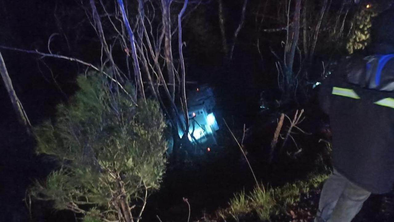 İşçi servisi dereye uçtu