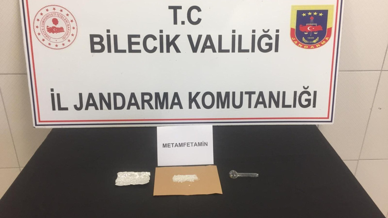 Bilecik'te üzerlerinde uyuşturucu bulunan 8 kişi gözaltına alındı