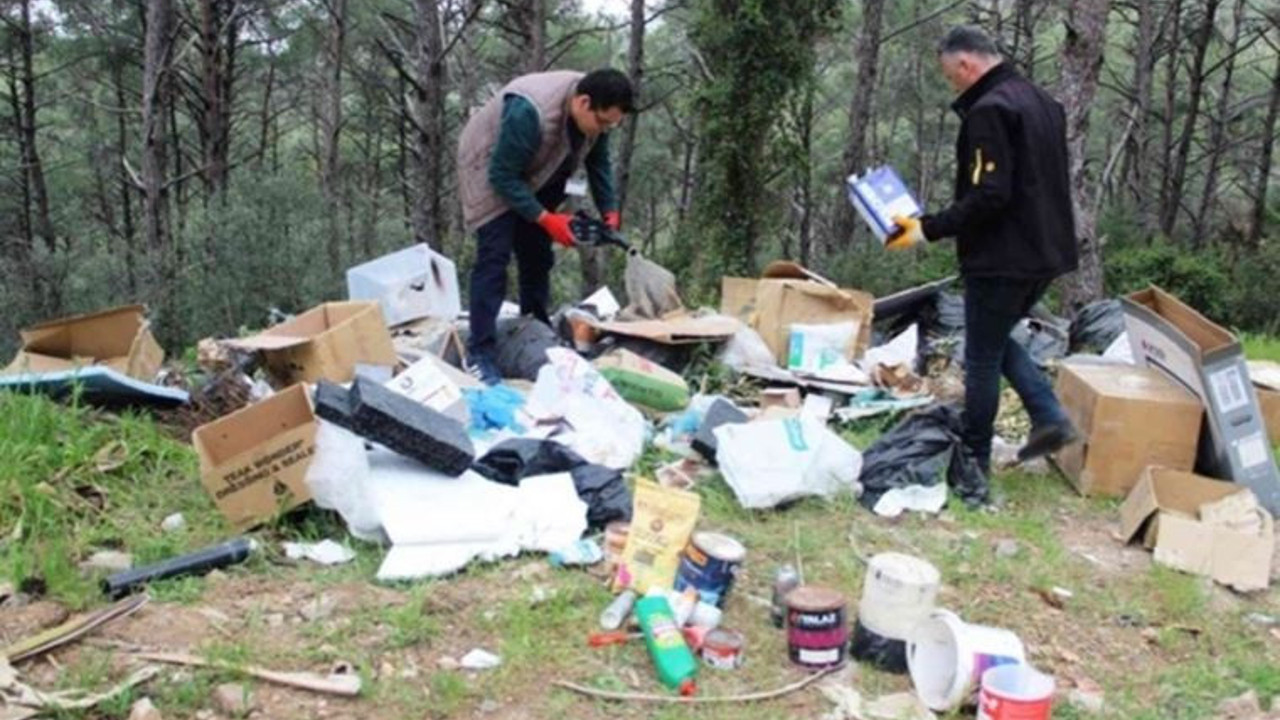 Cennet Koyu’nu çöplüğe çevirdiler. Ekipler dedektif gibi iz sürdü. Atıklar bakın nereden atılmış