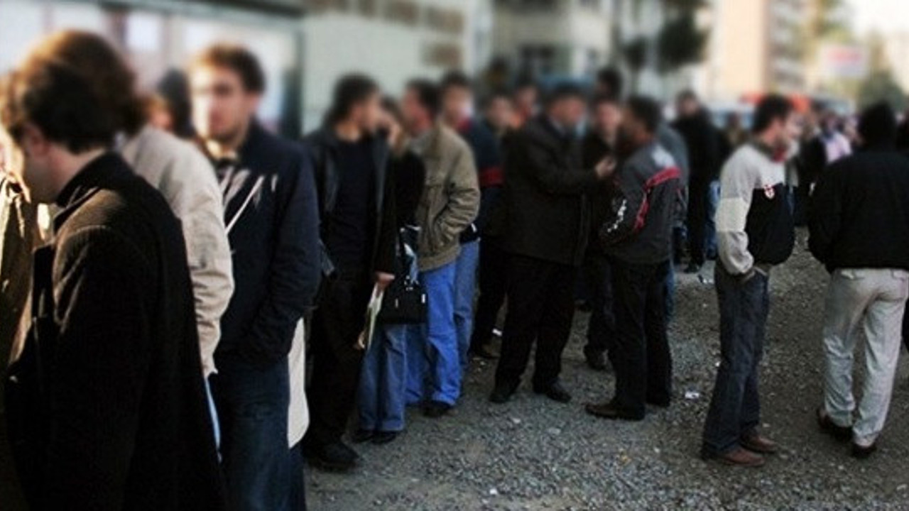 Vatandaşın çaresizliği internetteki aramalara da yansıdı. Hem işsizler hem de umutsuz!