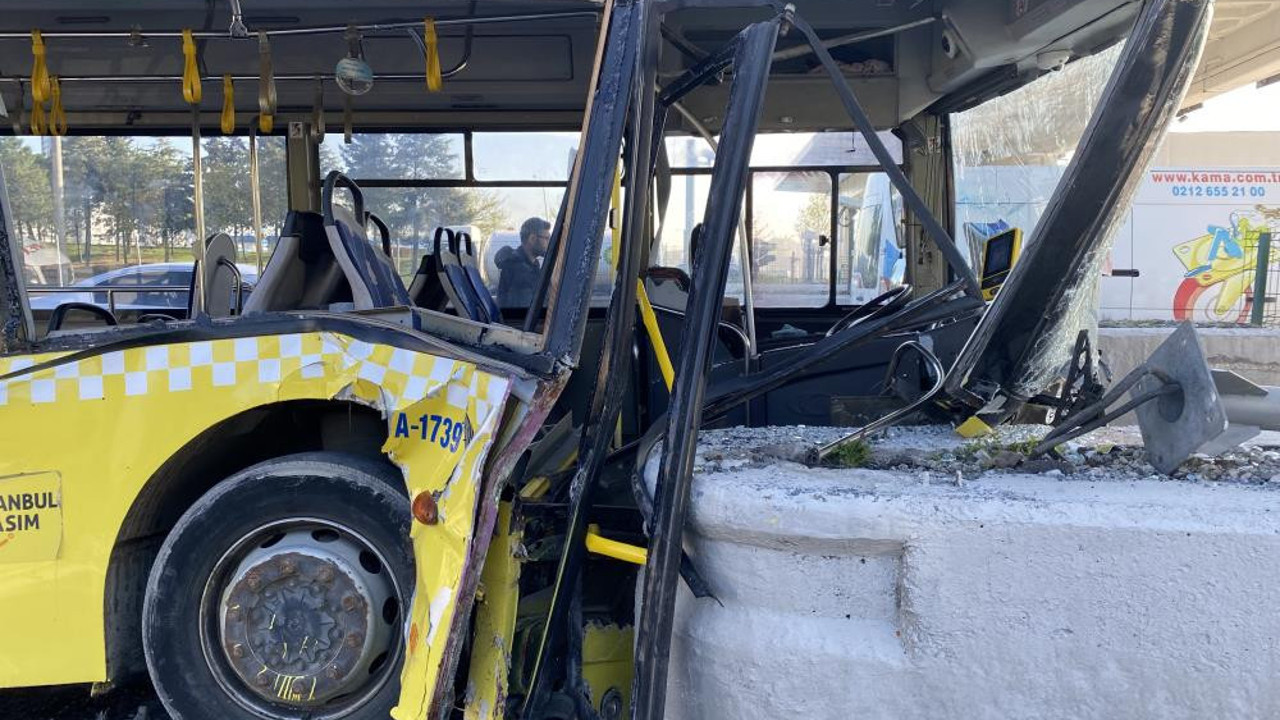 İETT otobüsü gişe betonuna saplandı