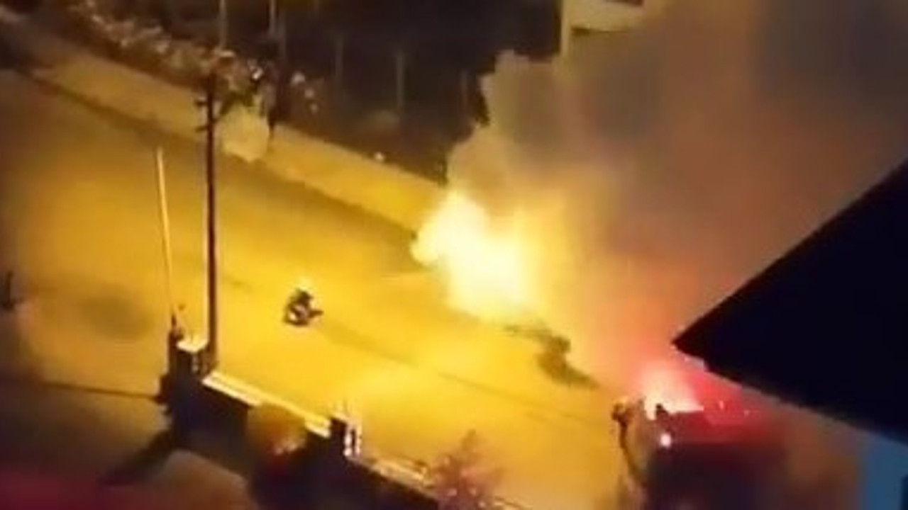 Park halindeki araç yandı