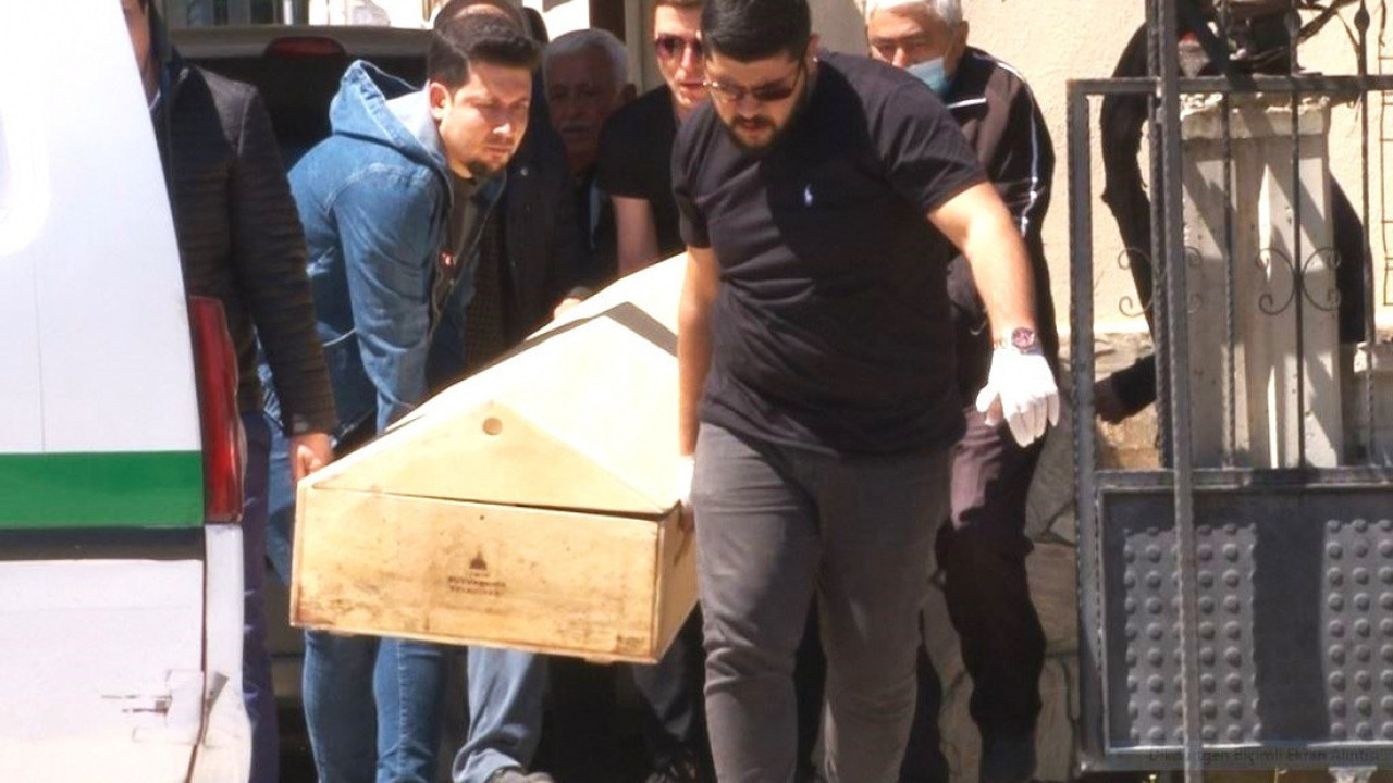 Sandalyeden düşen yaşlı adam öldü