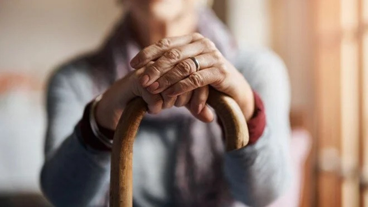 Kişilik özellikleri yaşlılıkta beyni etkiliyor