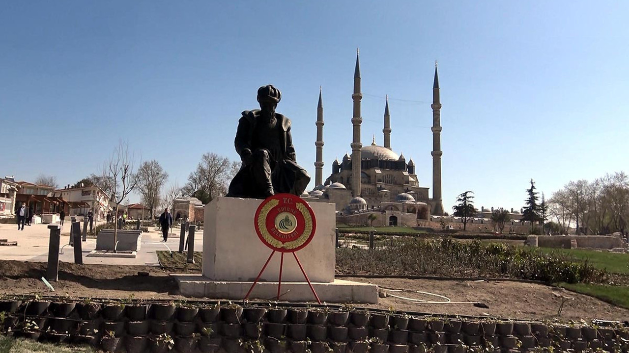 Mimar Sinan'ın heykeli yeniden Selimiye'nin gölgesinde