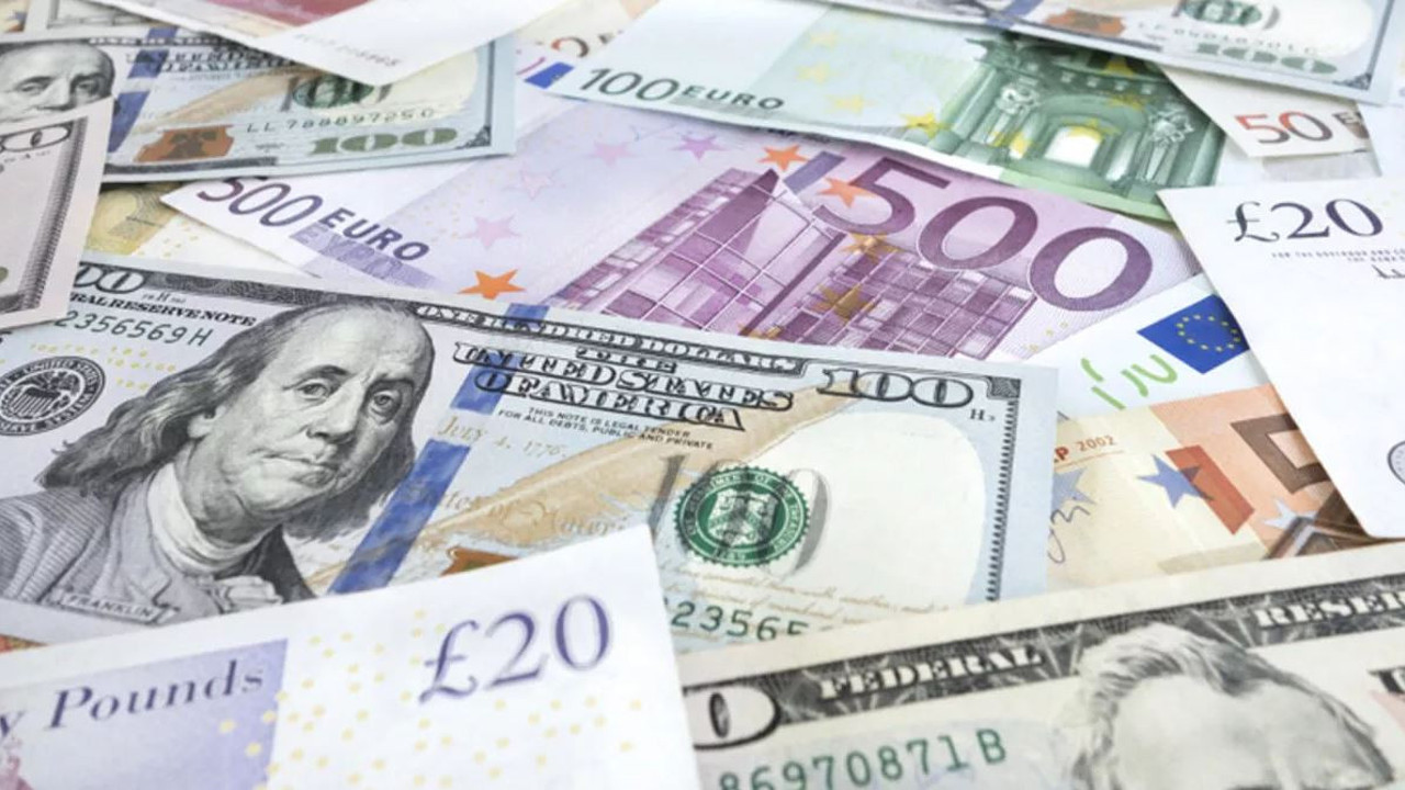 Yatırımcılar dikkat! Piyasanın şahinleri harekete geçti… Ünlü ekonomist dolar ve euroya neler olacağını açıkladı