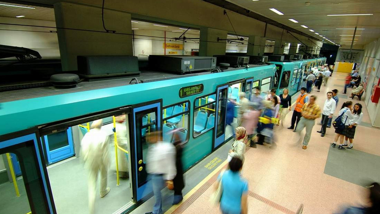 Toplu taşımada yaş sınırı kaldırıldı. Şehirde öğrenciler bayram etti