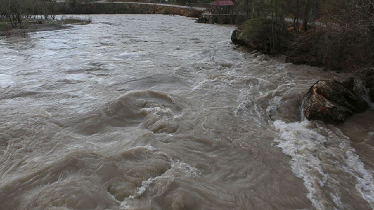 Munzur Çayı için 'uzak durun' uyarısı geldi