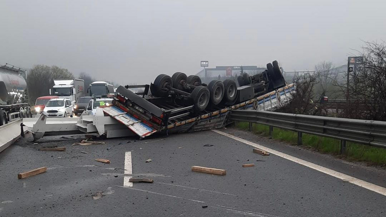 Anadolu Otoyolunda kaza. Ulaşım kontrollü sağlanıyor