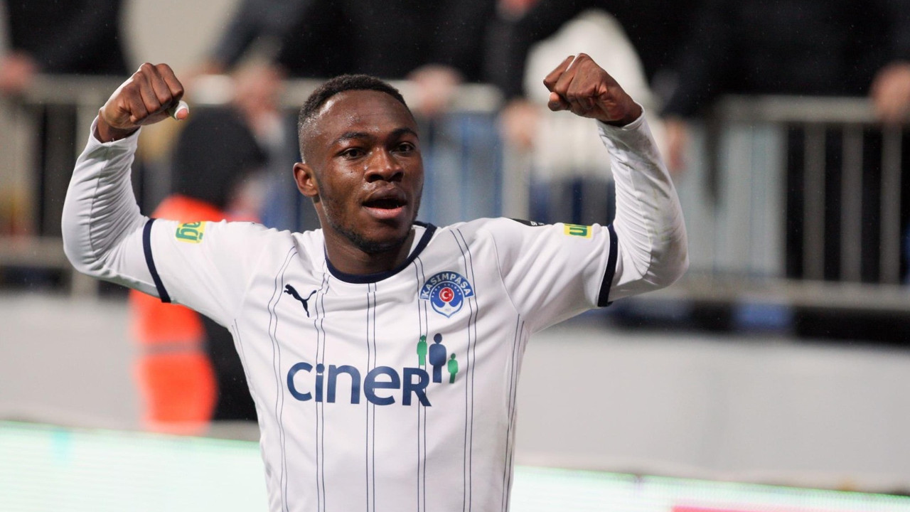 Kasımpaşa'nın yıldızı Süper Lig'i sallamaya devam ediyor