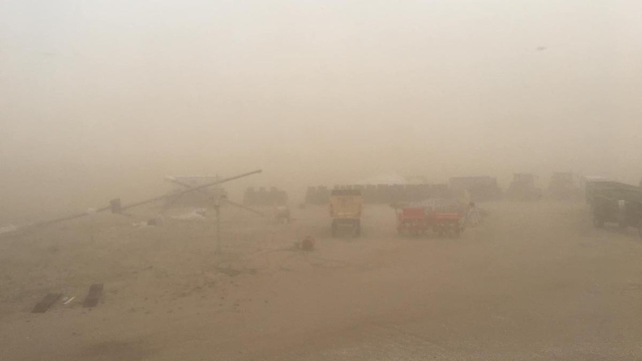 Konya’yı kum fırtınası vurdu. Çatıdan fırlayan baca kapağı başına düştü. İşte o anlar...