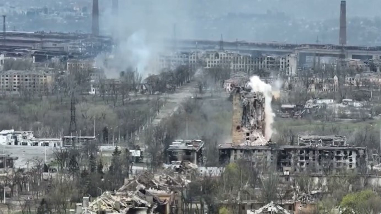 Cesur gazeteci Gülsüm Khalilova görüntüyü çatışmanın ortasından aktardı