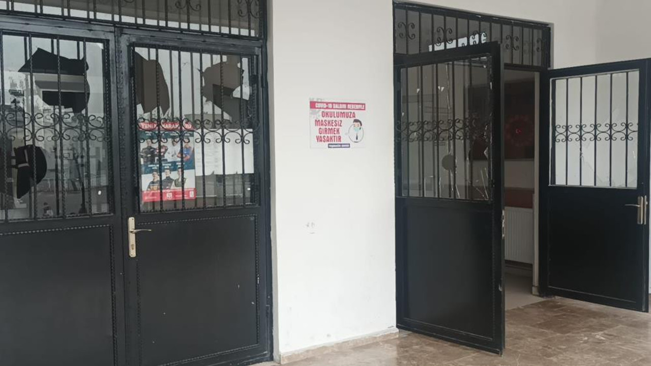 Adıyaman'da okula satırlı saldırı. Çocuklar korkudan dondu kaldı