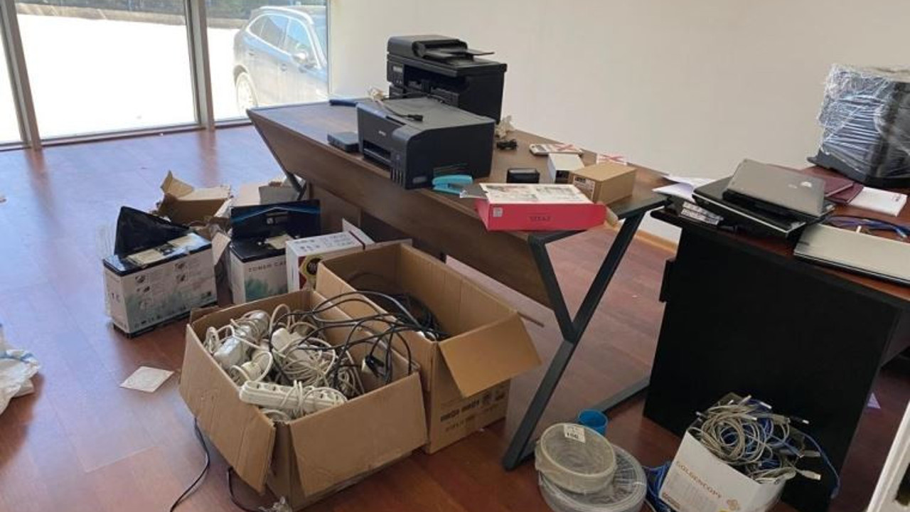 Kargo vurgunu: 30 milyon TL dolandırdılar