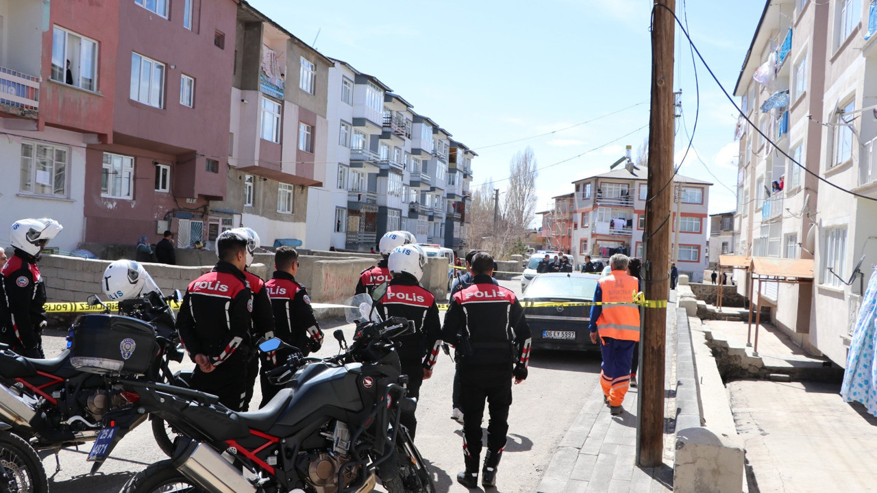 Silahlı kavgada iki kardeşten biri öldü diğeri ağır yaralandı