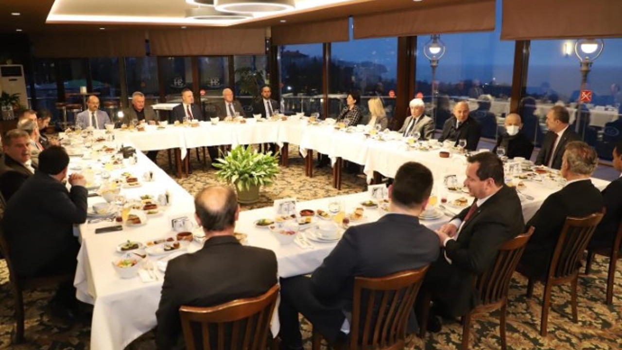 MHP içinde iftar krizi: Sen de teröristsin