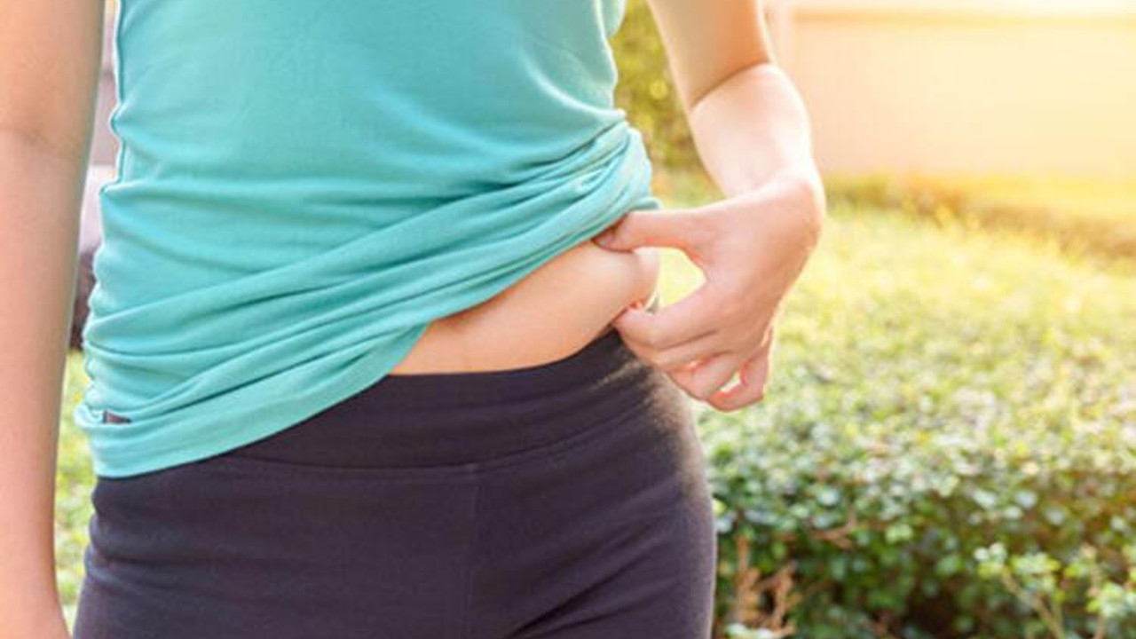 İşte şeker alımınızı azaltmanız gerektiğini gösteren depresyondan kilo alımına kadar 9 belirti