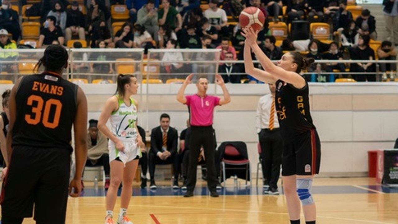 Nesibe Aydın, play off ilk maçında Galatasaray'ı devirdi