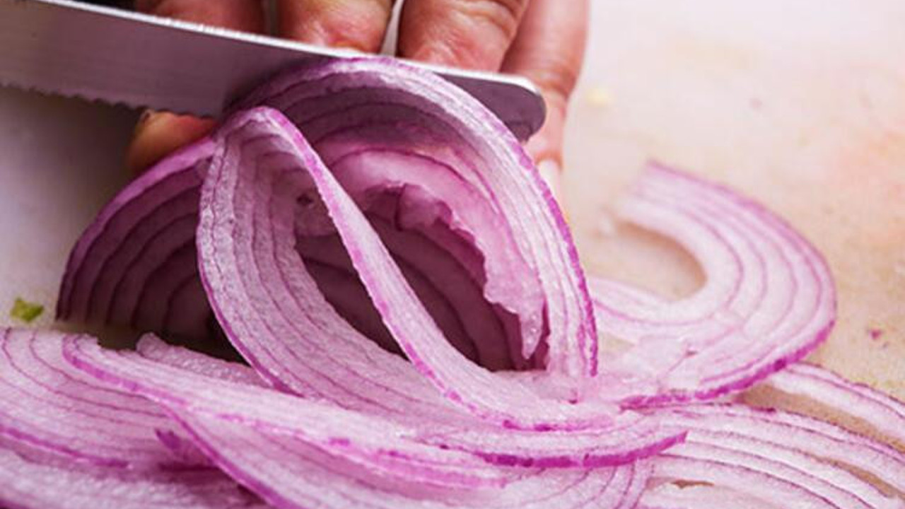 Her gün yarım soğan tüketen o ölümcül hastalığa yakalanmıyor