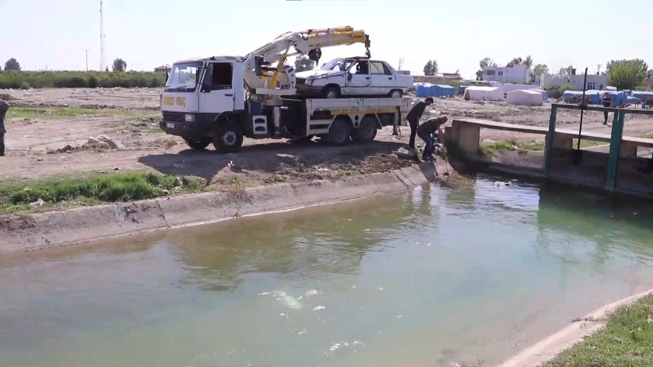 Adana'da sulama kanalına düşen otomobildeki 2 kız kardeş yaşamını yitirdi