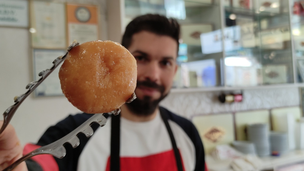 Tarifi sır gibi saklanıyor. Günde 300 kilo satıyor. Ayda 27 bin TL kazanıyor