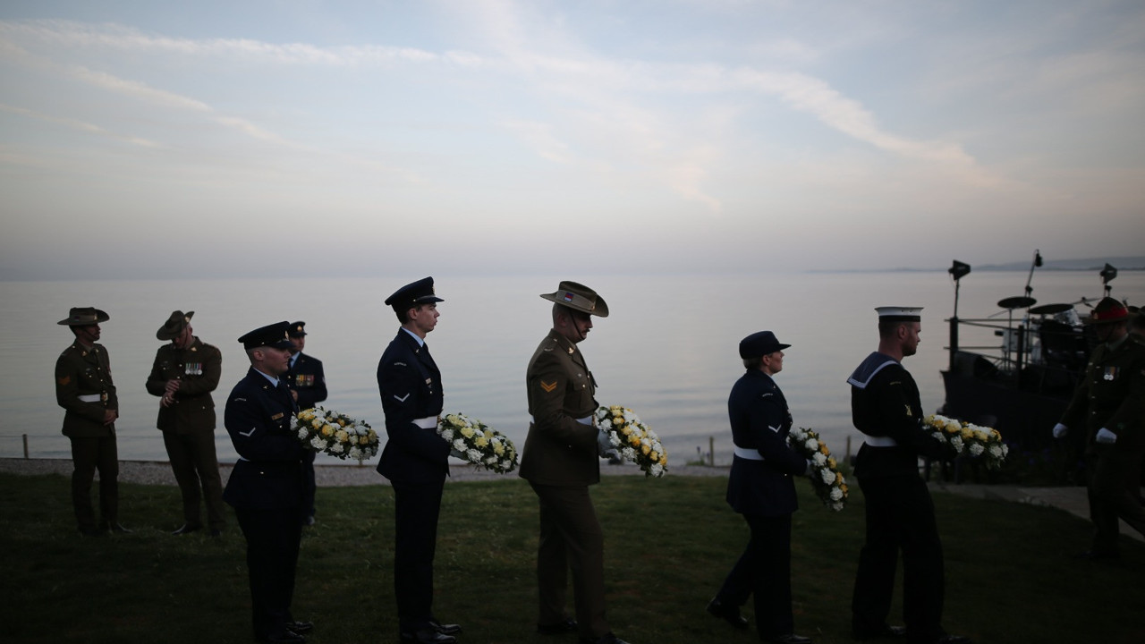 Anzak Koyu'nda geleneksel ‘Şafak Ayini’ yapıldı