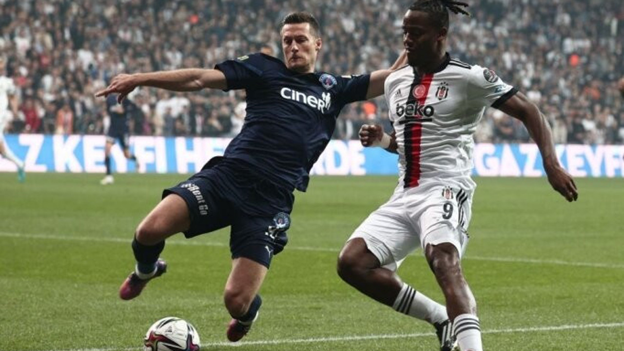 Beşiktaş taraftarından Batshuayi'ye ıslıklı tepki
