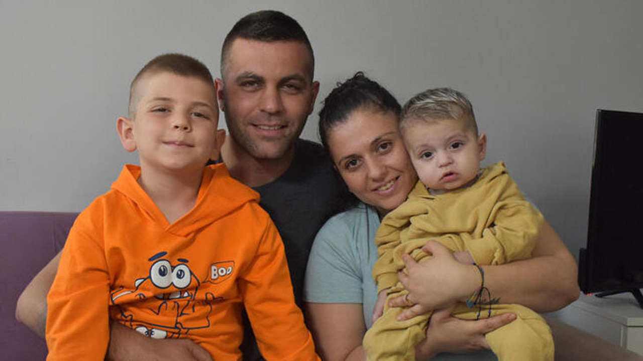 Minik Özalp, 13 ayda 9 ameliyatla hayata tutundu