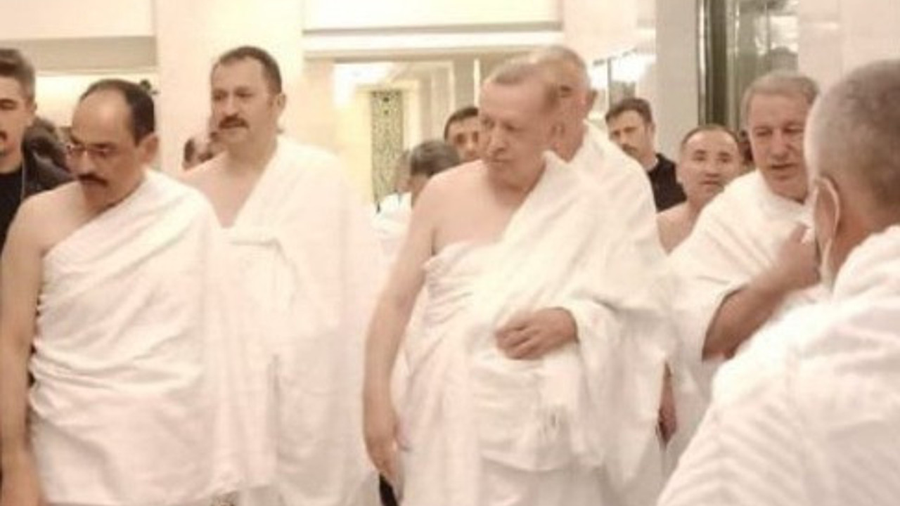 Erdoğan resmi ziyaret için gitti, Umre yaptı