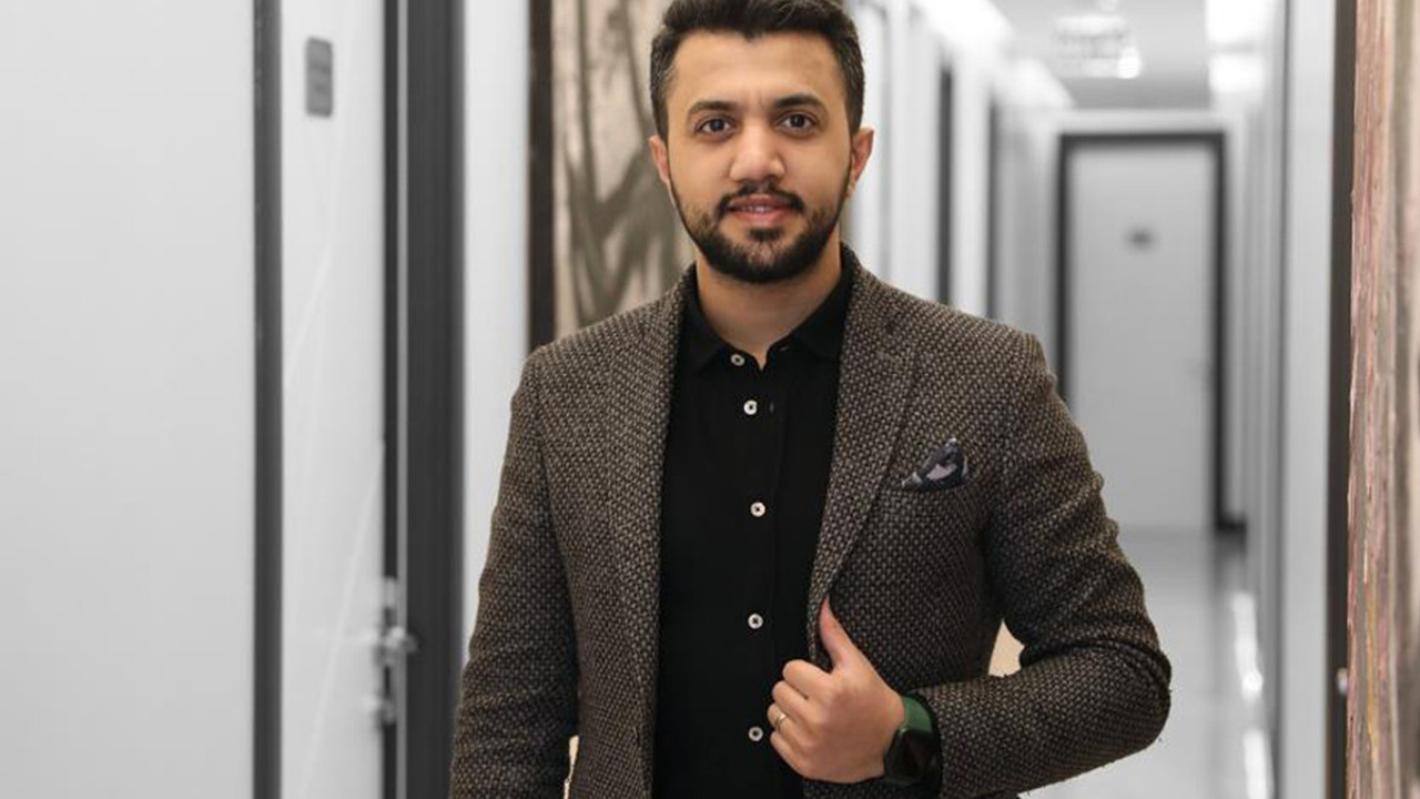 Sinan Özer: 'HIV pozitif hastaları saç ekiminde ötekileştirilmemeli'