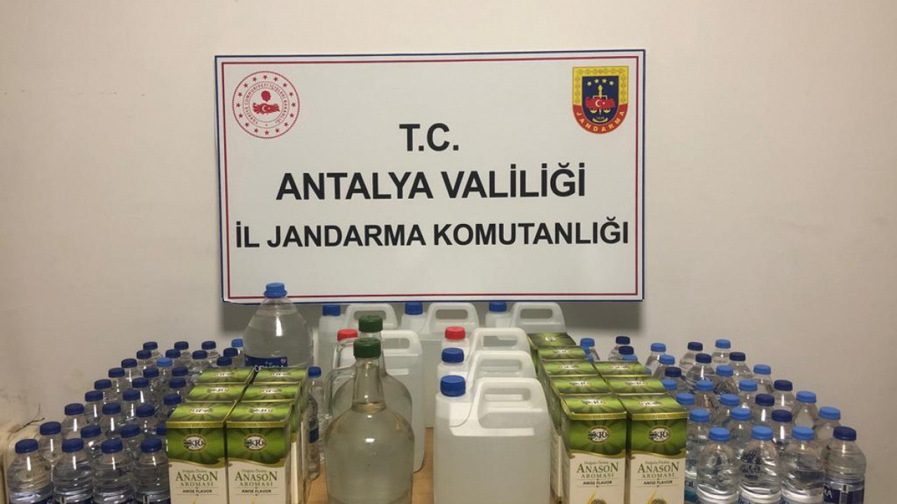 Evinde alkol üretip satan şahsa operasyon