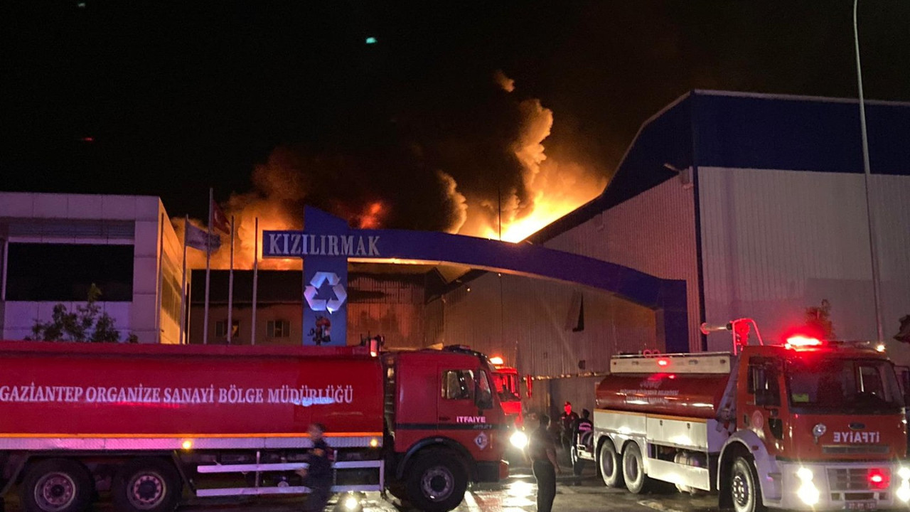 Gaziantep'te fabrikada büyük yangın