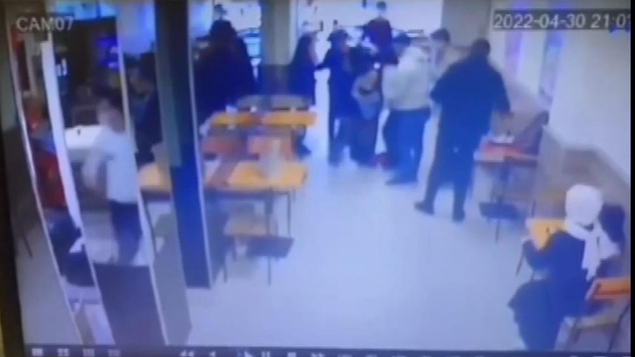 Restoran müdüründen hayat kurtaran manevra! Herkes bunu mutlaka öğrenmeli…