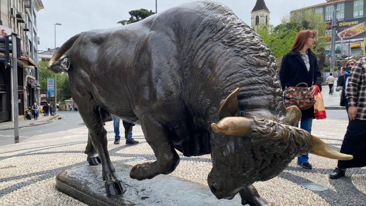 Boğa heykeli açıldı