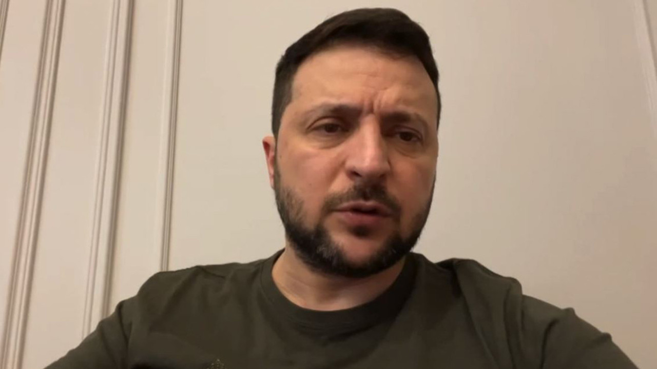 Zelenskiy: Azovstal’dan 100’den fazla sivil tahliye edildi