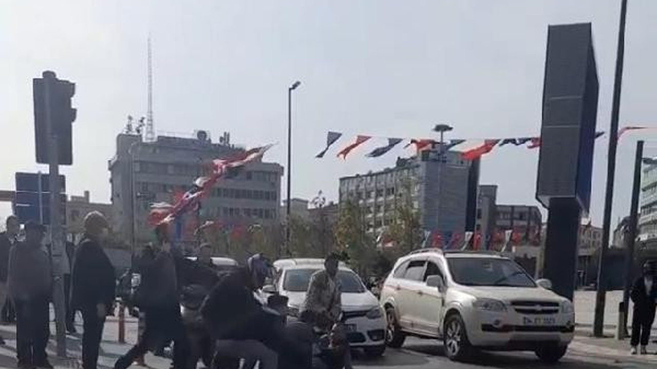 Bağcılar'da sürücüyle yayanın tekmeli yumruklu kavgası