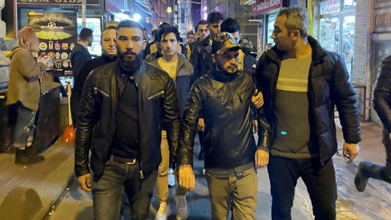 İstiklal Caddesi'nde 120 kaçak göçmen yakalandı