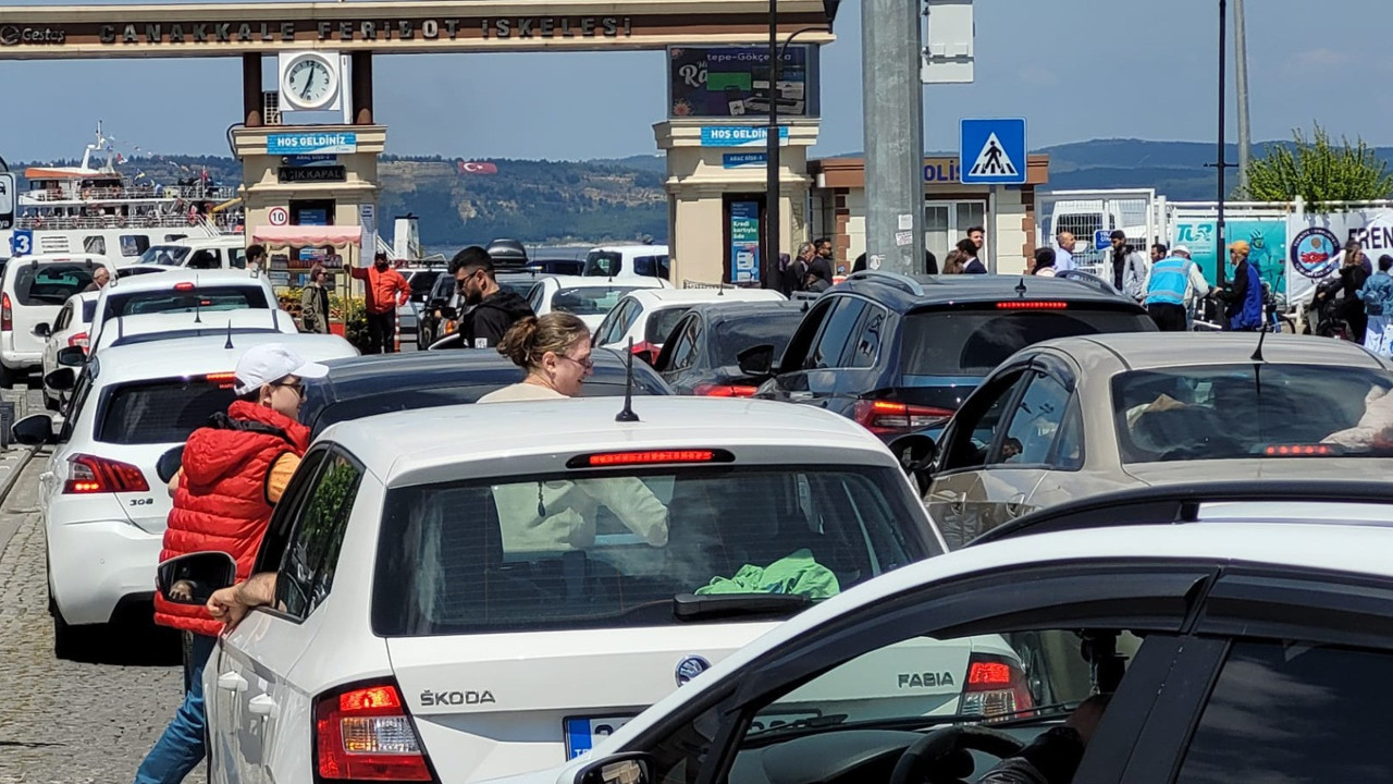 Çanakkale'de tatilcilerin dönüş yoğunluğu yaşanıyor