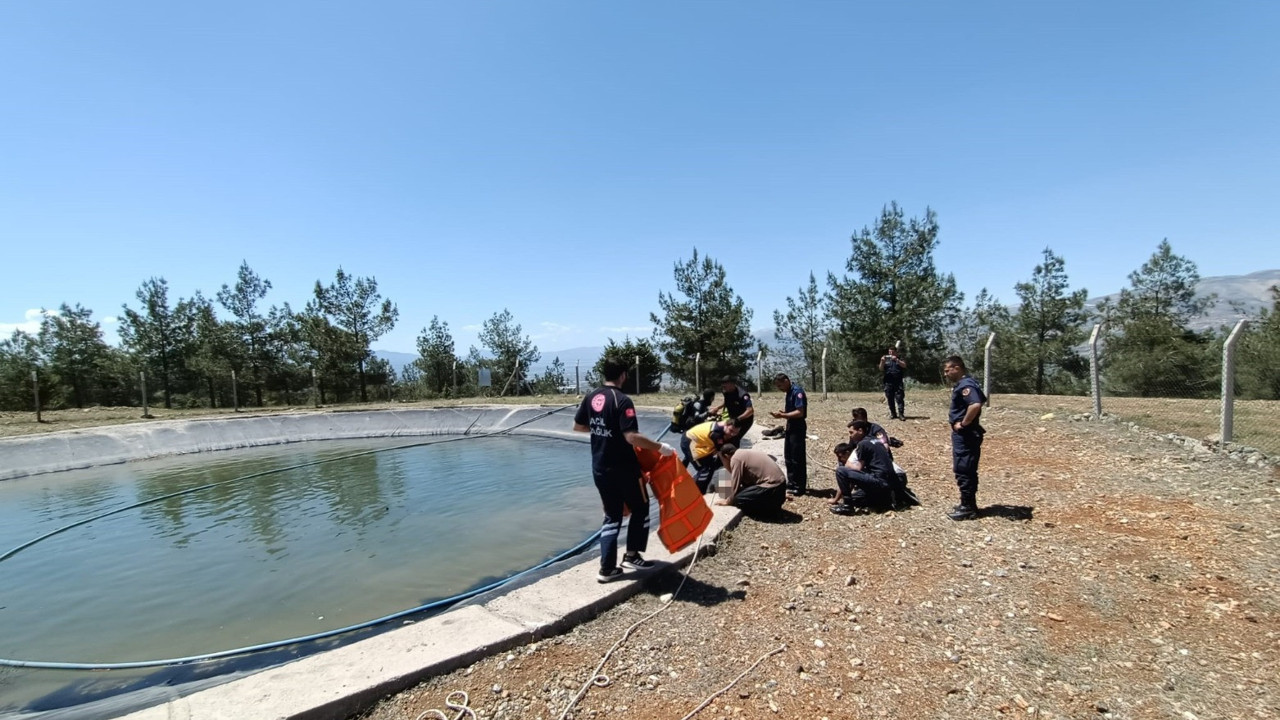 Serinlemek için yangın havuzuna giren 15 yaşındaki çoban hayatını kaybetti