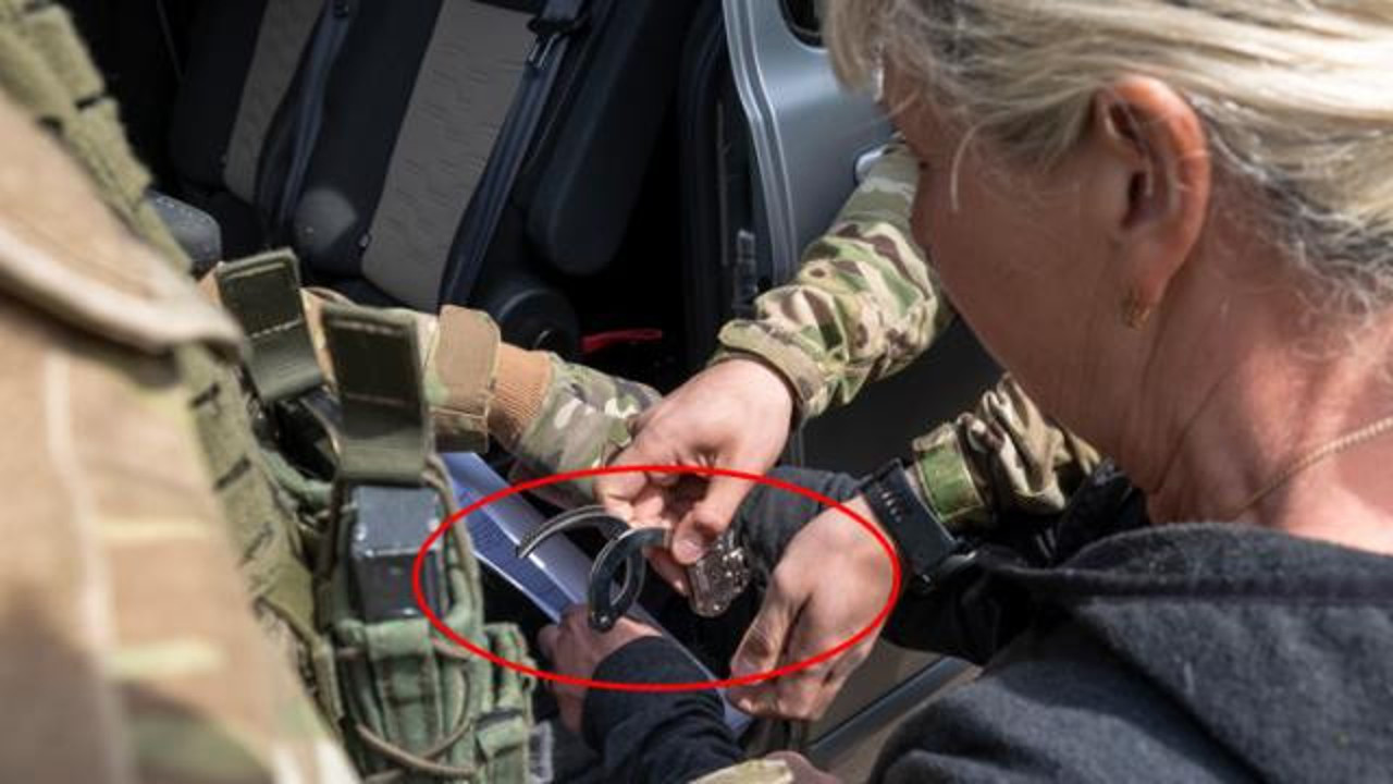 Ukrayna vatan hainliğiyle suçladığı belediye meclis sekreterini operasyonla yakaladı