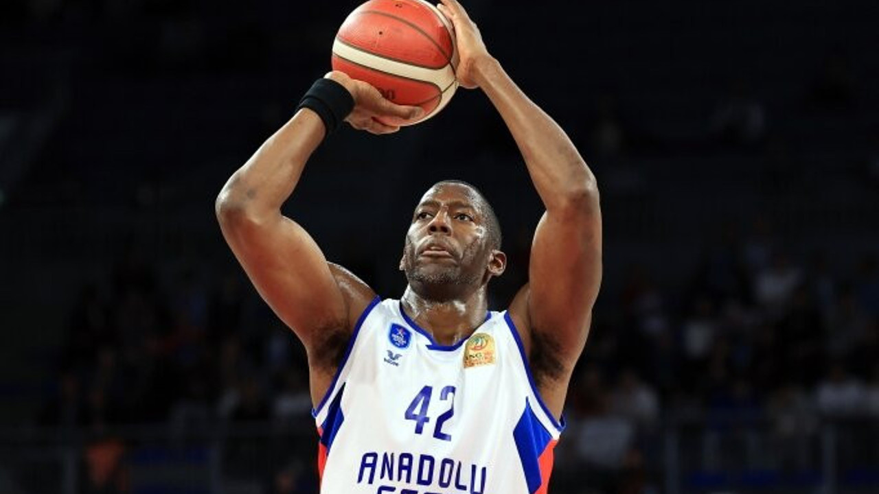 Anadolu Efes, Karşıyaka'yı rahat geçti