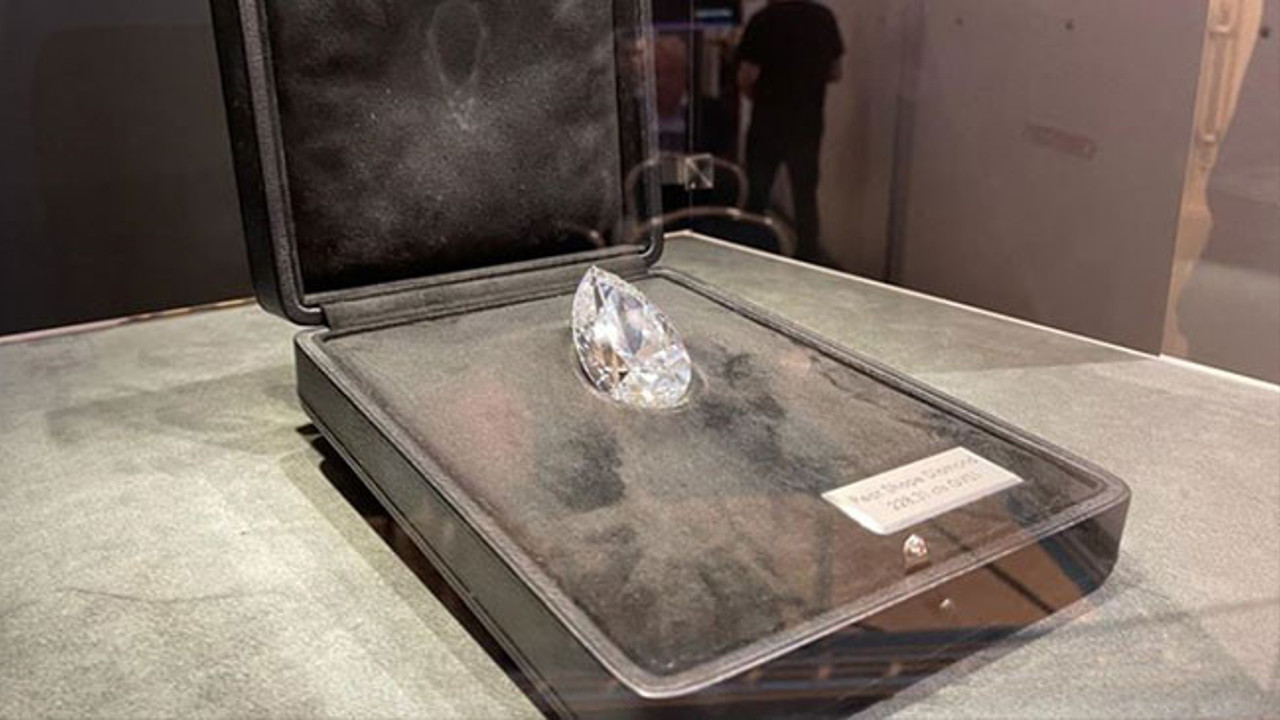 Dünyanın en büyük elması ne kadara satıldı? Bir golf topu büyüklüğünde...