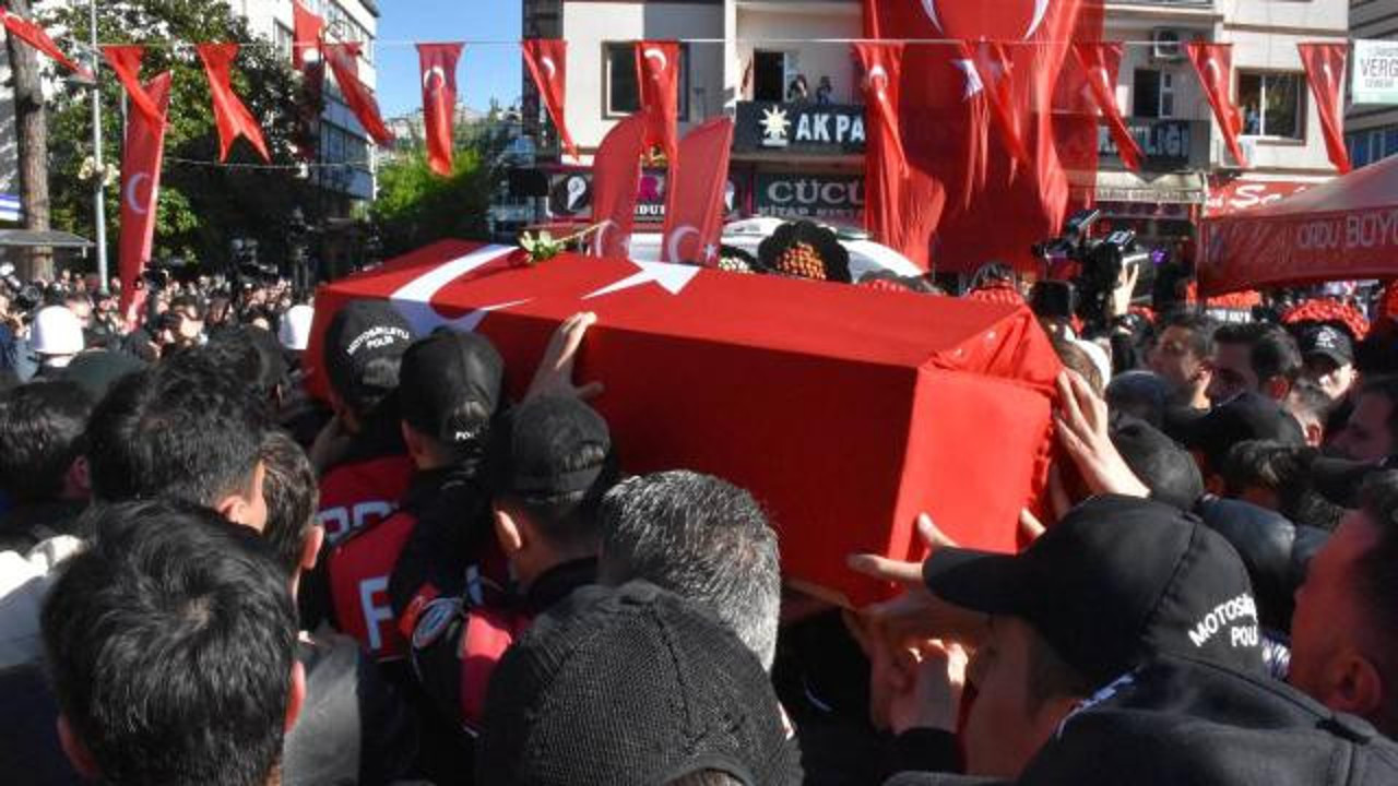 Şehit polis memuru Hüseyin Duman son yolculuğuna uğurlandı