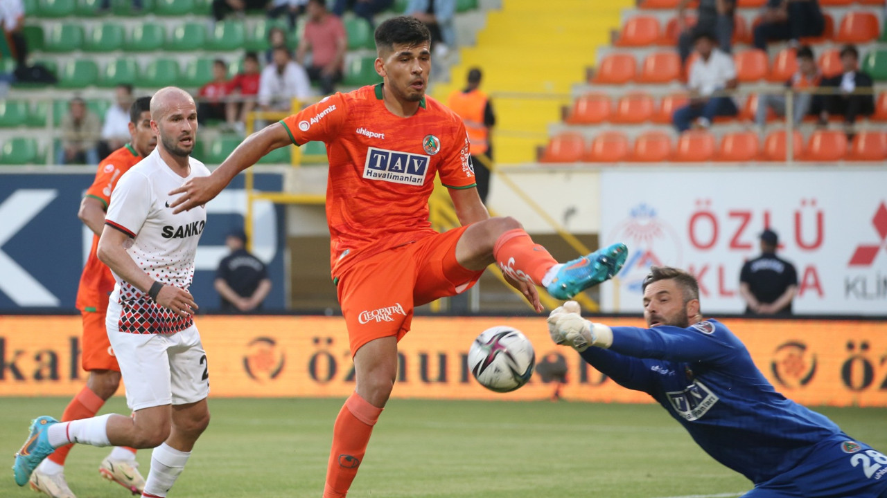 Alanyaspor, Gaziantep'e 10 kişiyle fark attı
